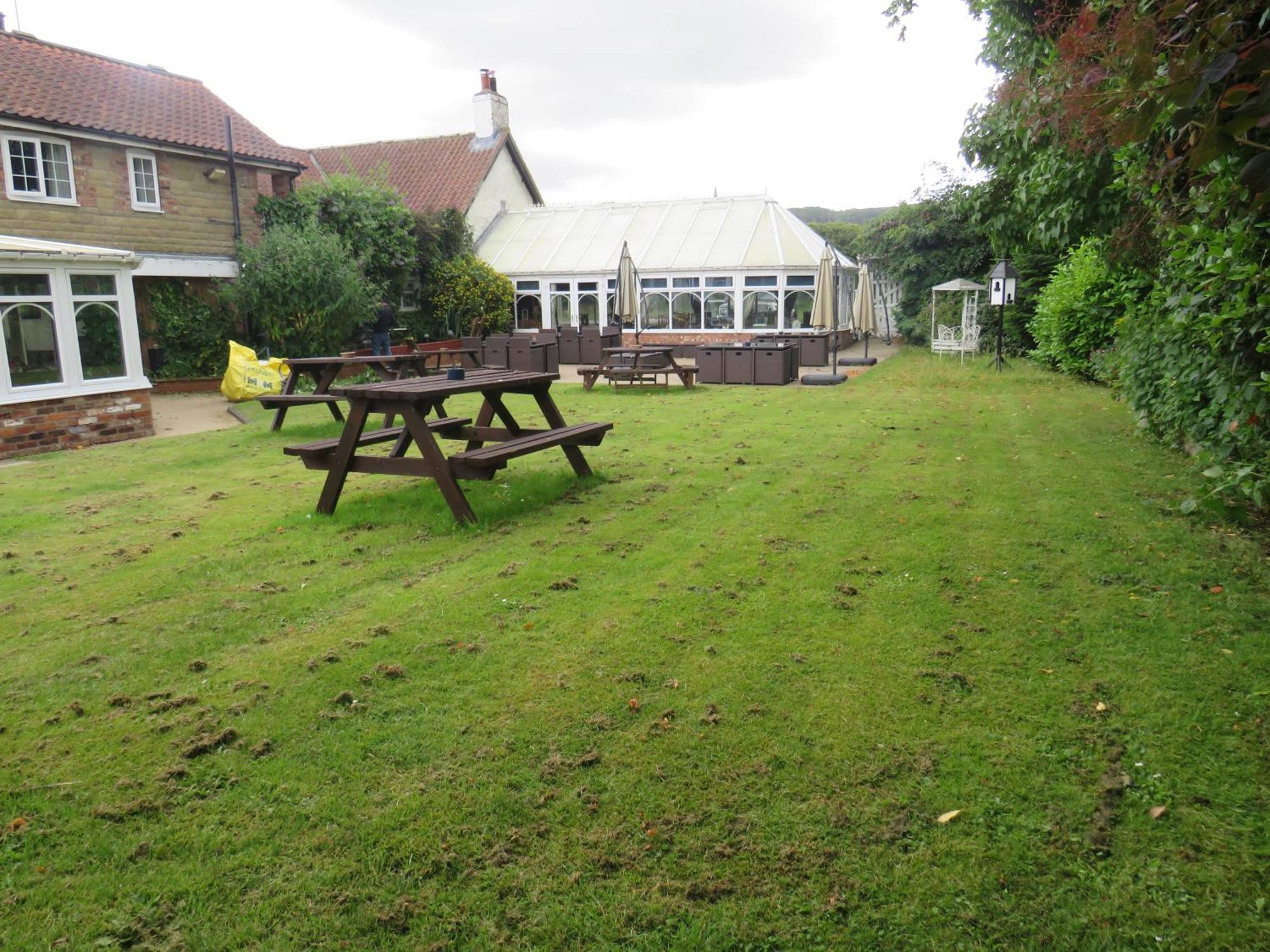 Ganton Greyhound Inn Екстер'єр фото